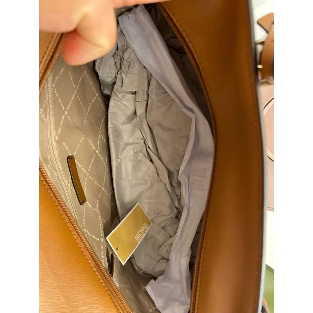 Michael Kors tote gilly large drawstring travel  purse and trifold bundle - Picture 9 of 11